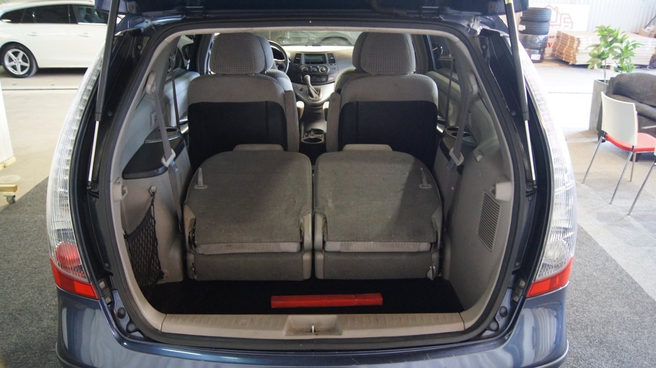 Mitsubishi Grandis 6-seater 2.4 MIVEC Manual, 165hp, 2004