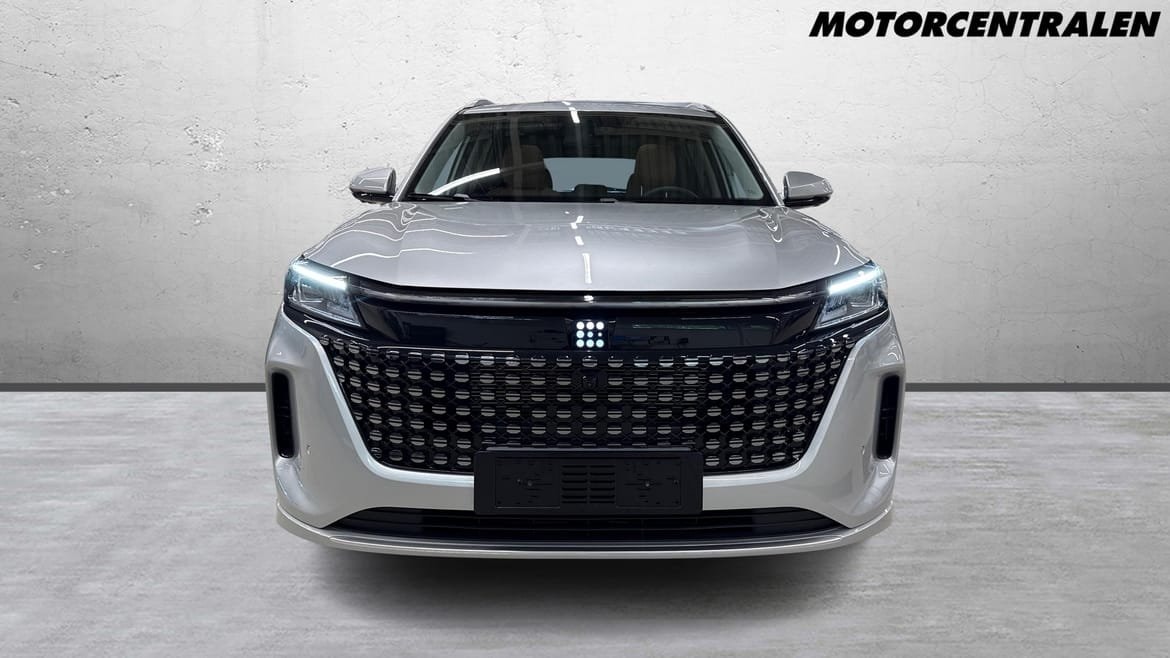 DFSK E5 1.5 + 17.52 kWh E-CVT, 218hp, 2024