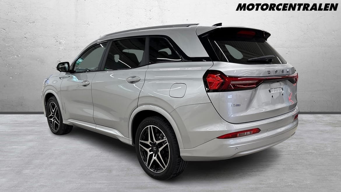 DFSK E5 1.5 + 17.52 kWh E-CVT, 218hp, 2024