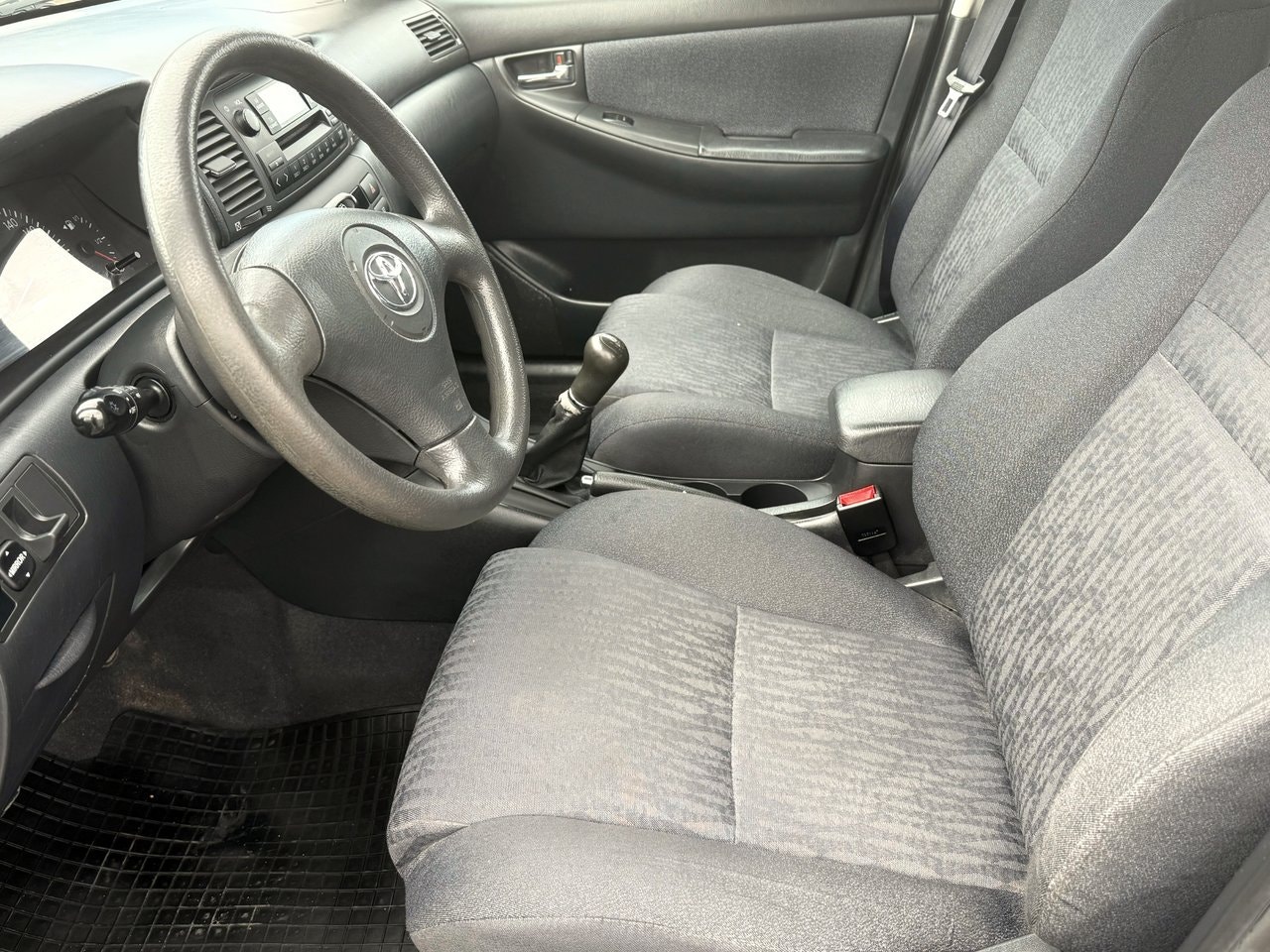 Toyota Corolla — bild 8 av 9