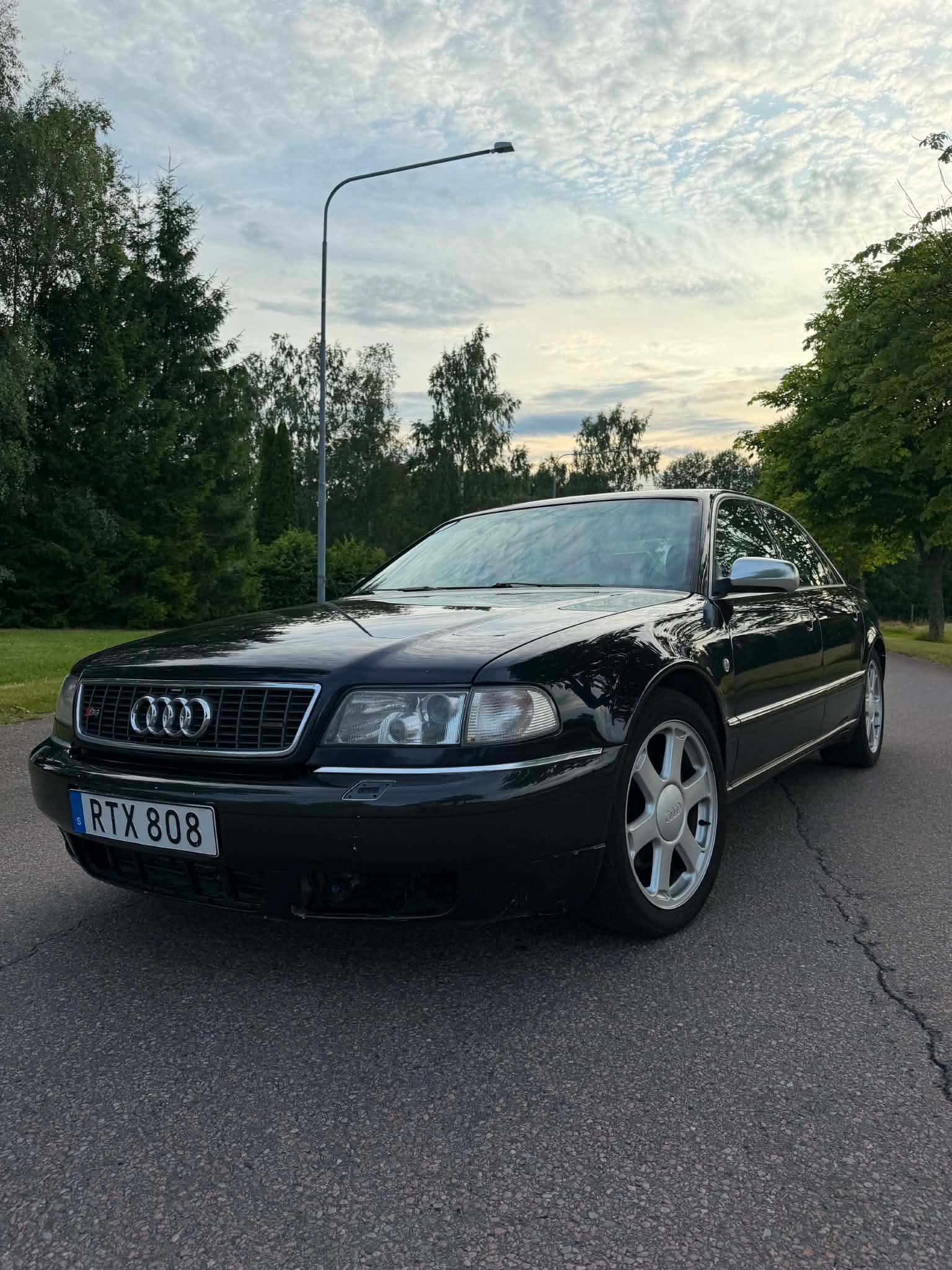 Audi S8 4.2 quattro Automatisk, 5-trinn, 340hk, 1998
