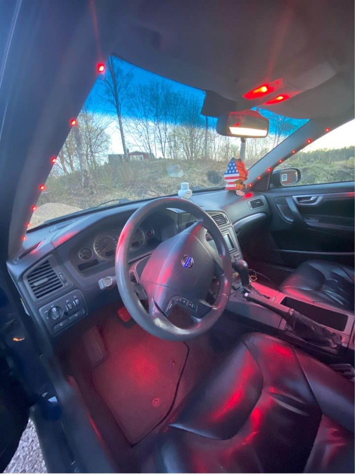 Volvo V70 D5 Automatic, 163hp, 2003