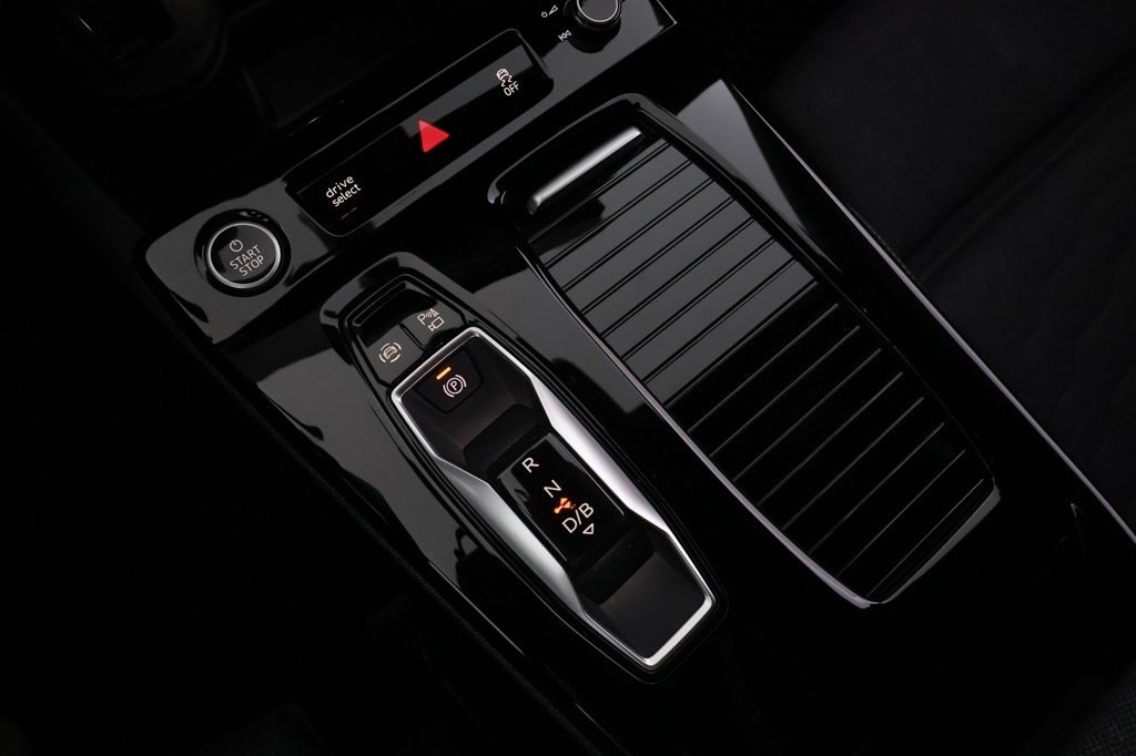 Audi A6 Avant e-tron performance, 367hk, 2025