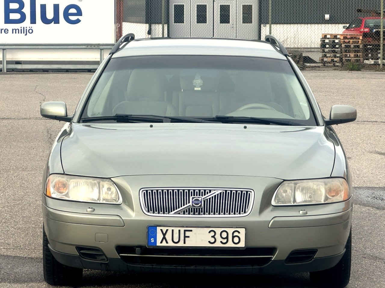 Volvo V70 — bild 2 av 12