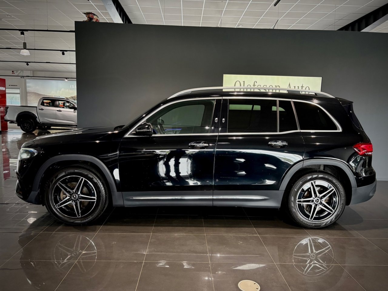 Mercedes-Benz EQB 292 л.с.
