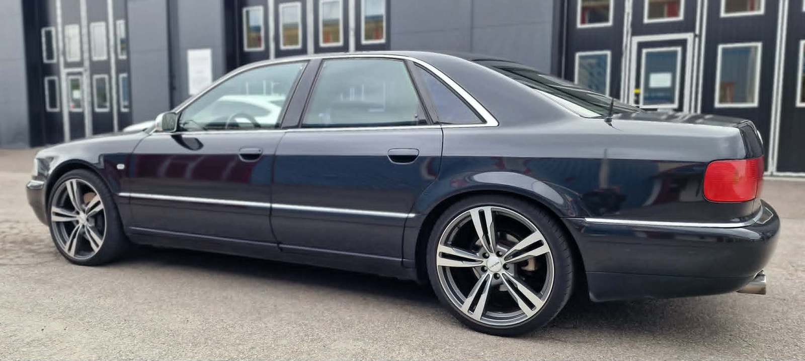 Audi S8 4.2 V8 quattro Automatic, 5-trins, 360ps, 2002