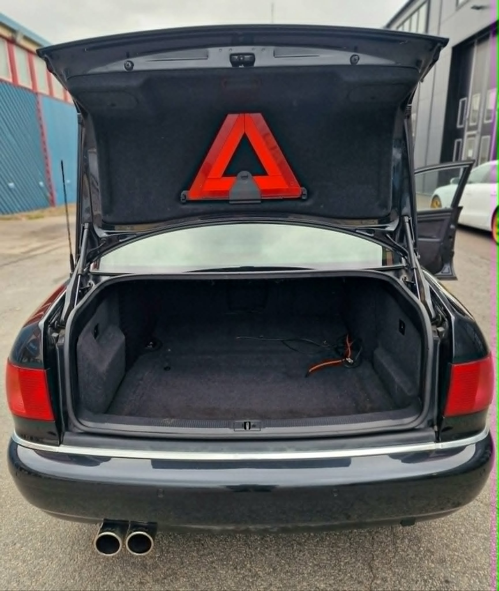 Audi S8 4.2 V8 quattro Automatic, 5-trins, 360ps, 2002