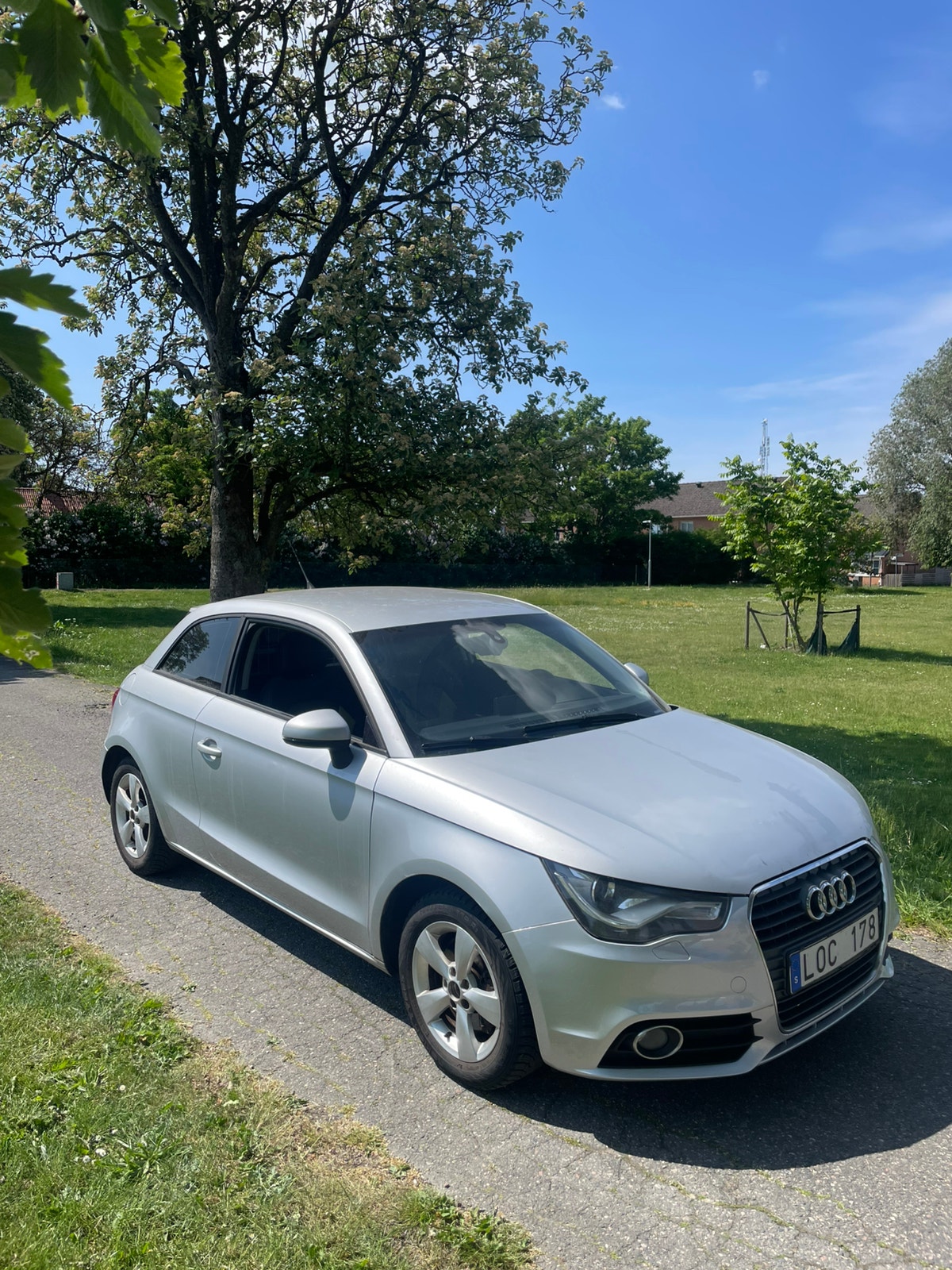 Audi A1 1.6 TDI  Manual, 5-trins, 105ps, 2011