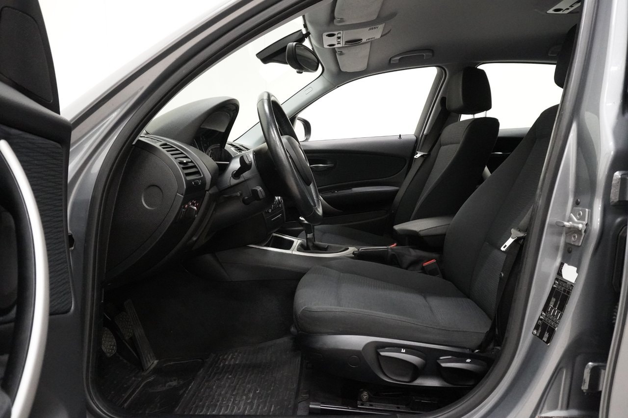 BMW 116i 5-dørs Manuell, 6-trinn, 122hk, 2011