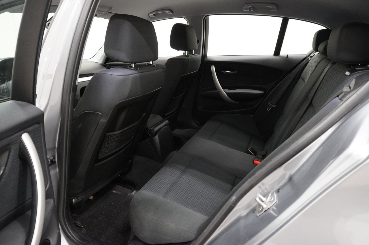 BMW 116i 5-dørs Manuell, 6-trinn, 122hk, 2011