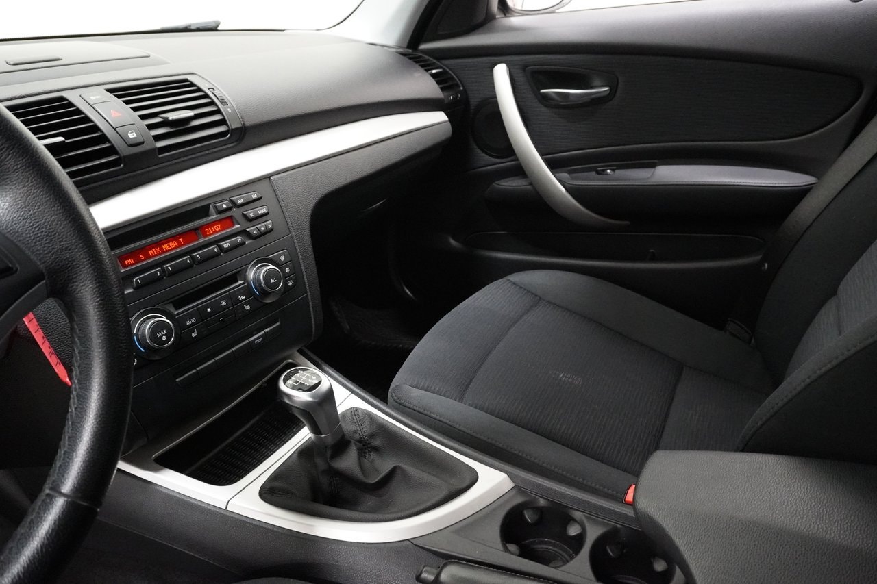 BMW 116i 5-dørs Manuell, 6-trinn, 122hk, 2011