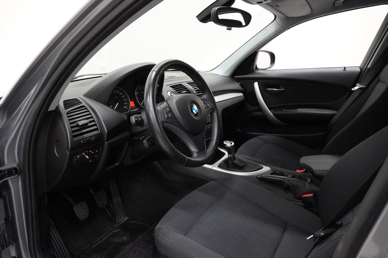 BMW 116i 5-dørs Manuell, 6-trinn, 122hk, 2011