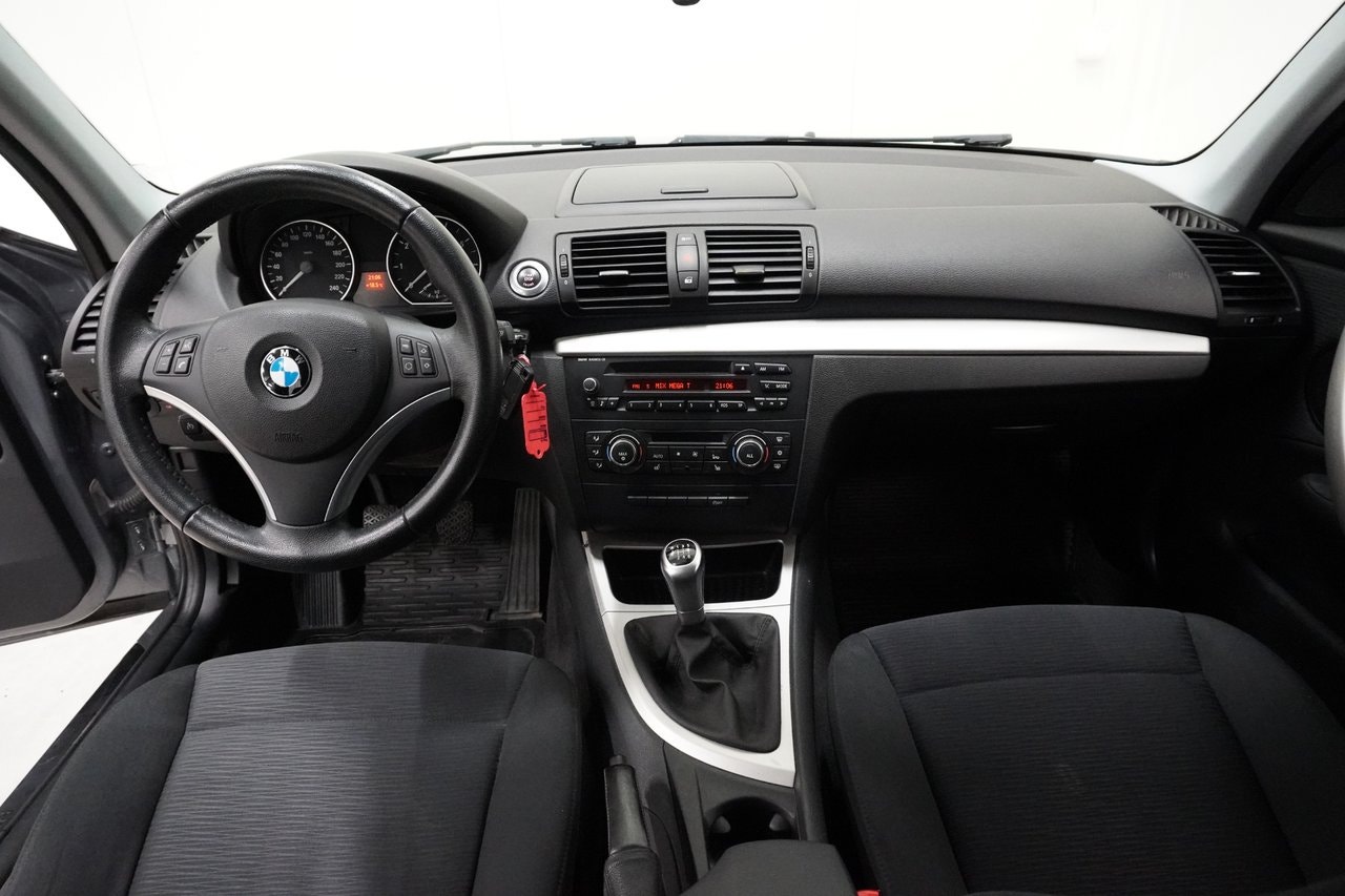 BMW 116i 5-dørs Manuell, 6-trinn, 122hk, 2011