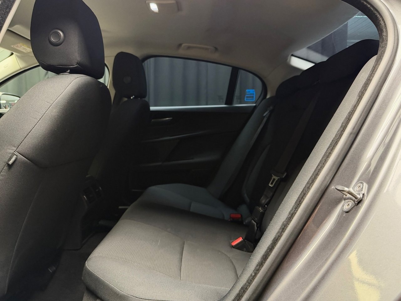 Jaguar XE E-Performance Automatic, 8-trins, 163ps, 2016