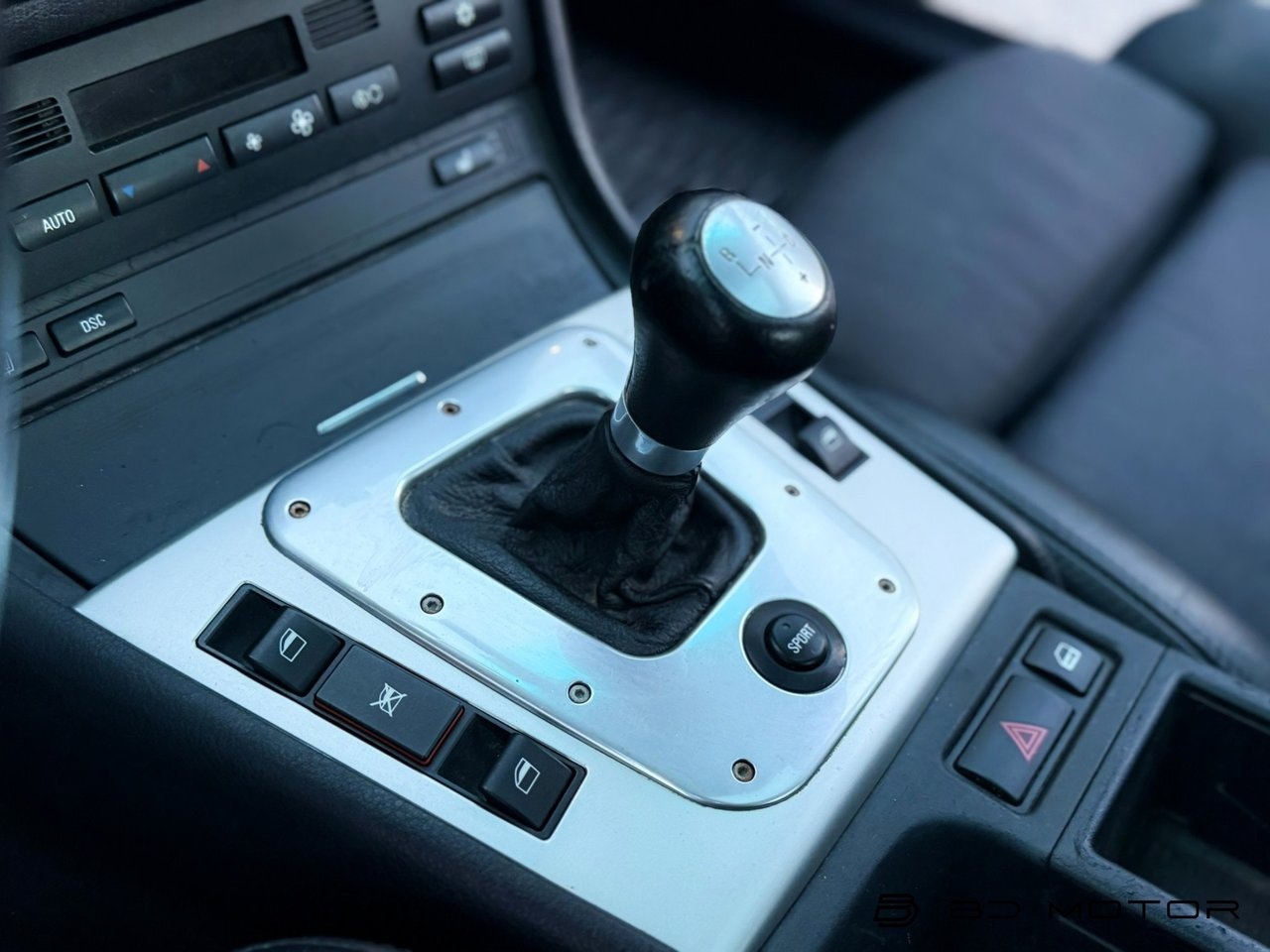 BMW 330i Sedan Automatic, 231hp, 2003