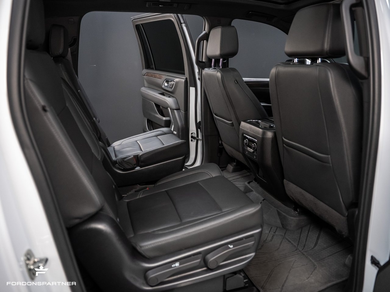 Chevrolet Suburban 5.3 V8 4WD Hydra-Matic, 360hp, 2023