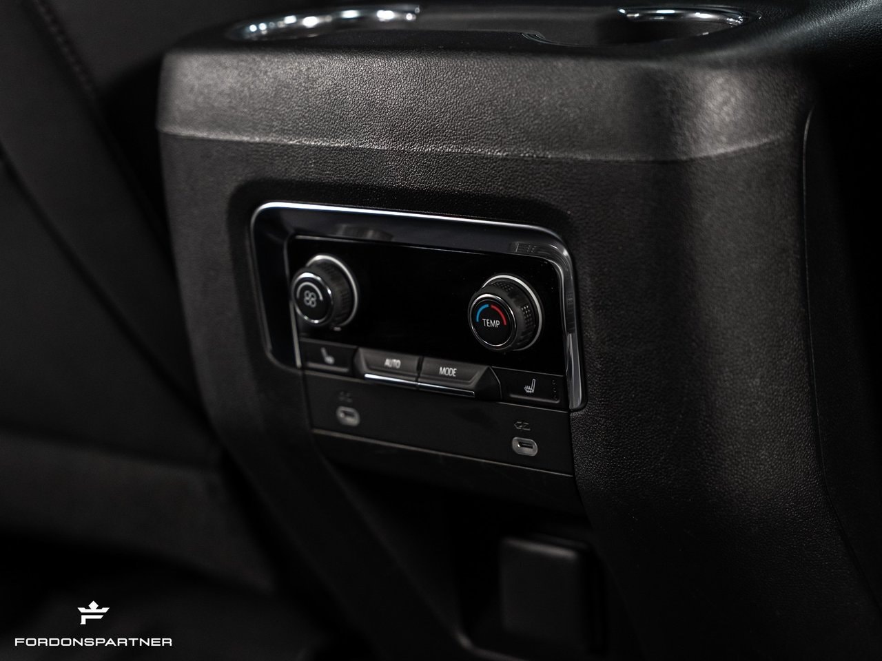 Chevrolet Suburban 5.3 V8 4WD Hydra-Matic, 360hp, 2023