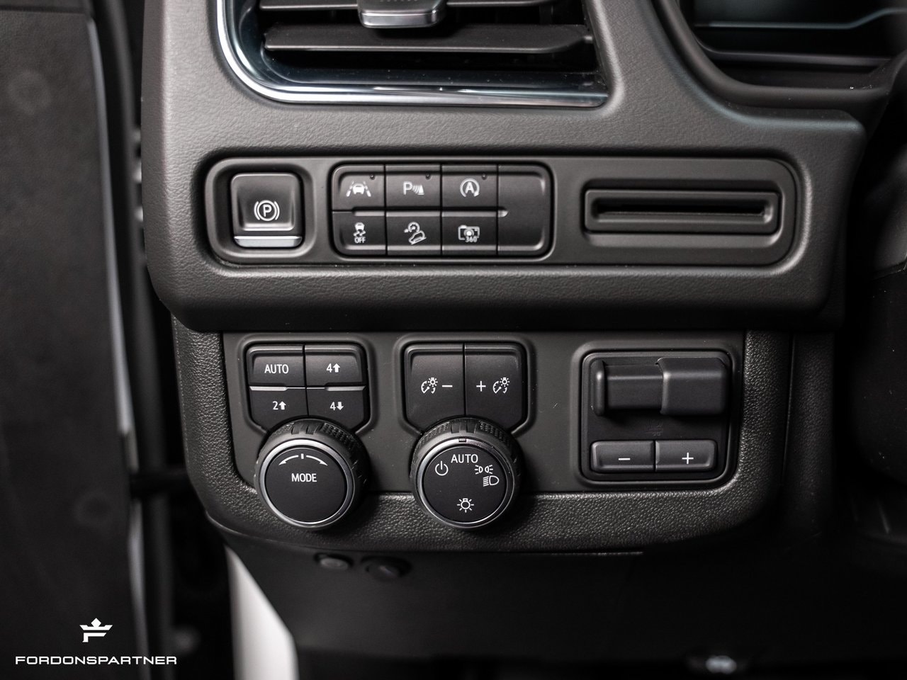 Chevrolet Suburban 5.3 V8 4WD Hydra-Matic, 360hp, 2023