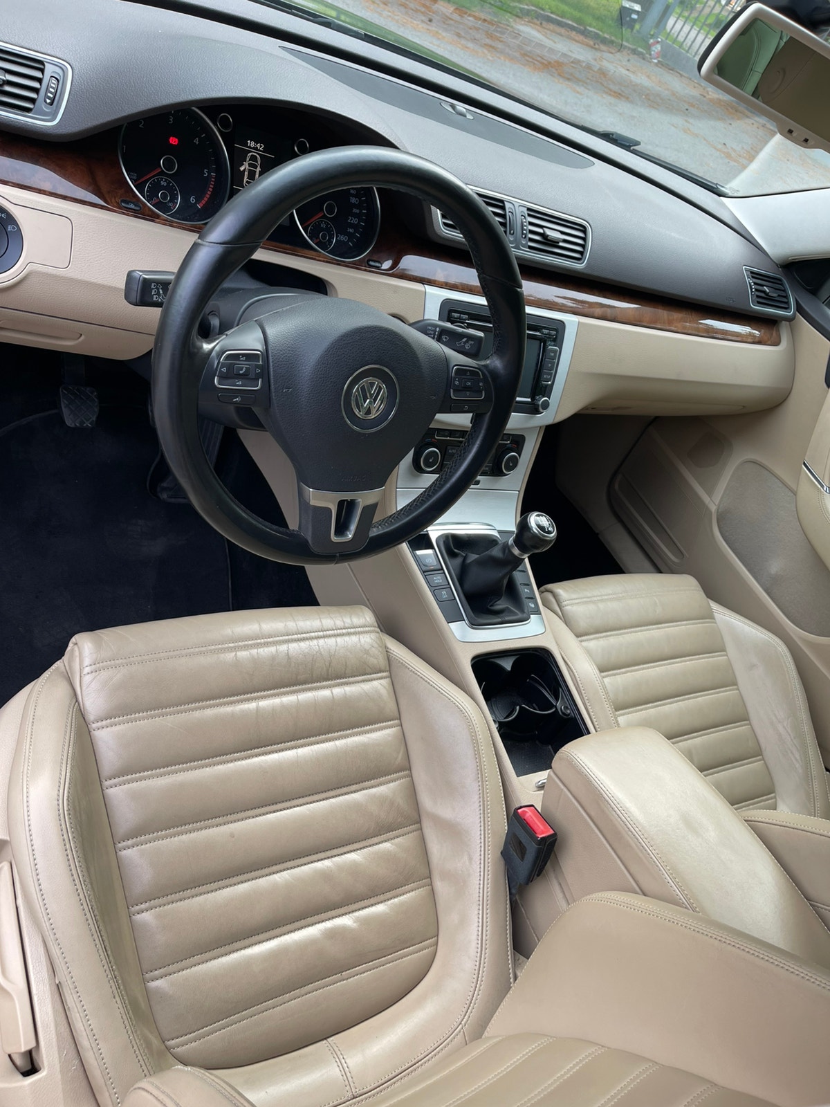 Volkswagen Passat 2.0 TDI DPF BMT Manual, 140hp, 2012