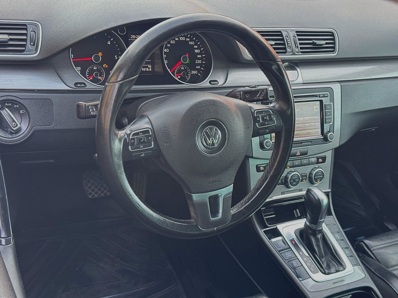 Volkswagen Passat — bild 10 av 10