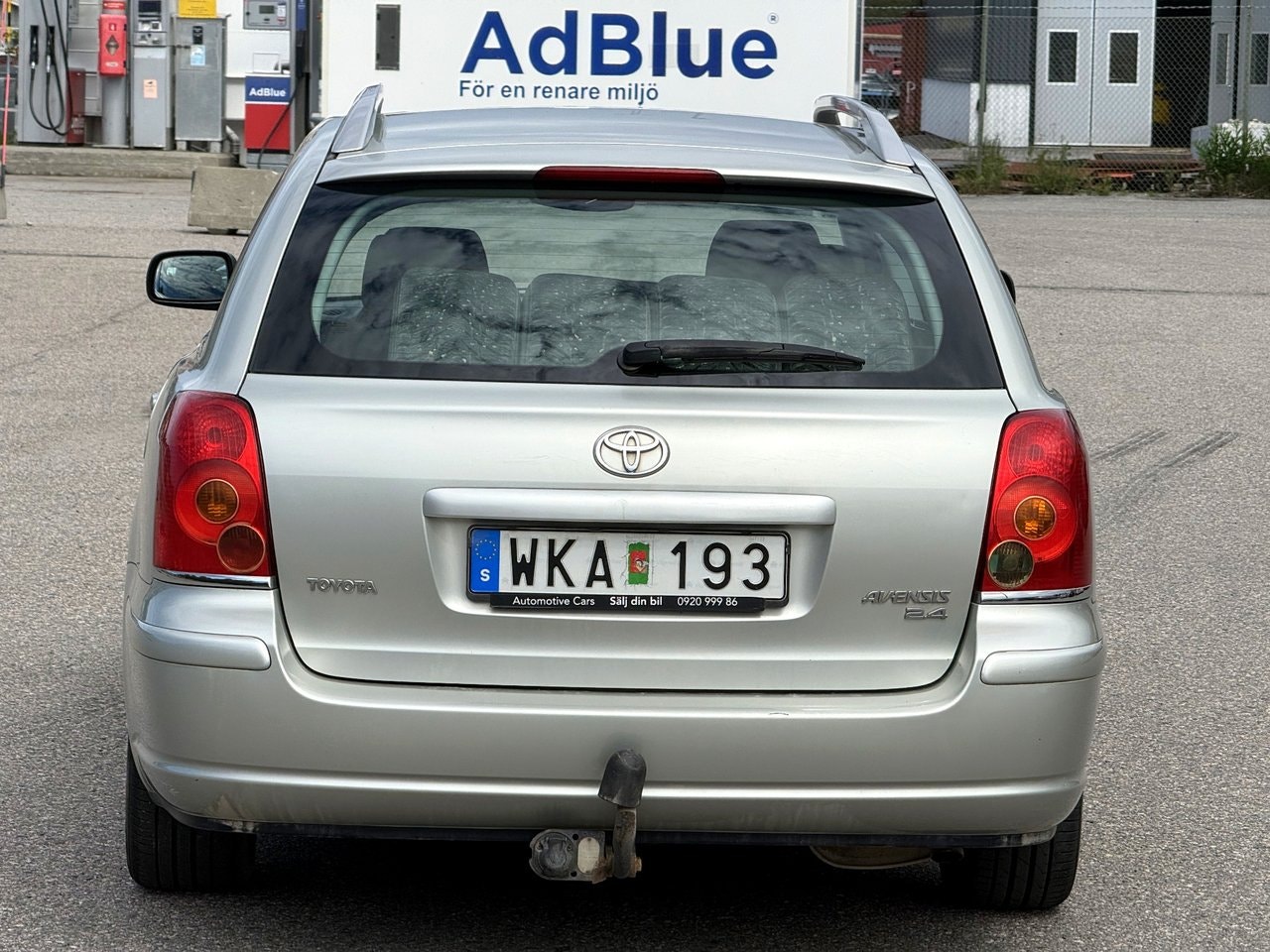 Toyota Avensis — bild 6 av 11