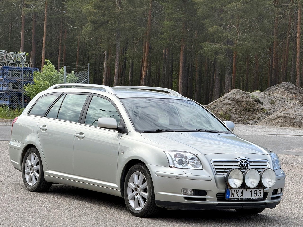 Toyota Avensis — bild 5 av 11