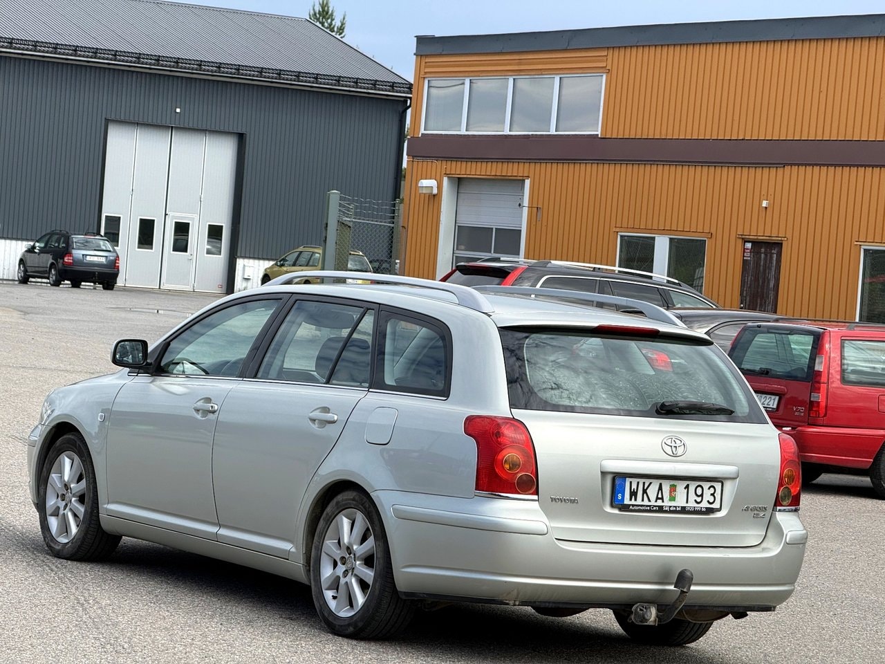 Toyota Avensis — bild 8 av 11