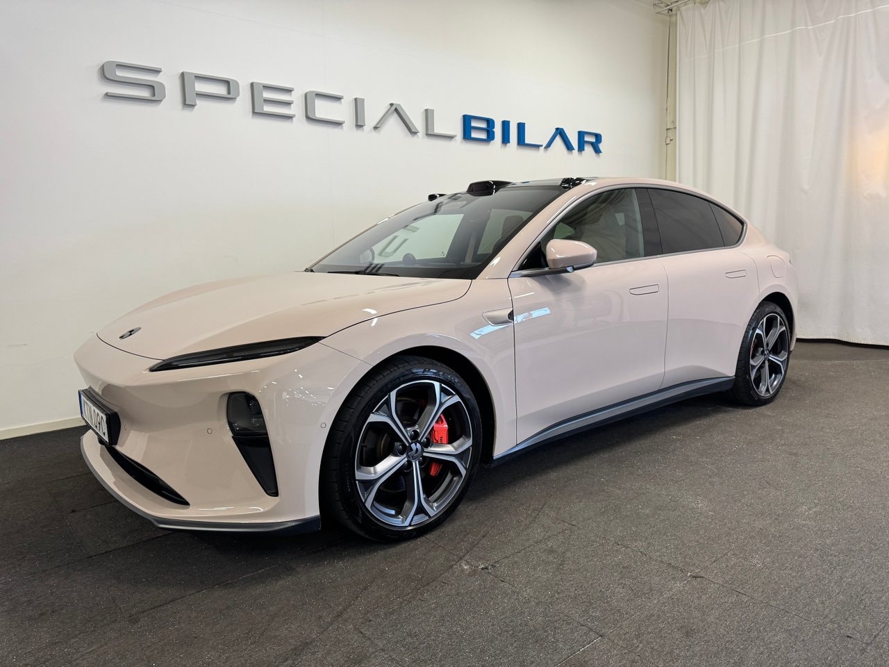 NIO ET5 490 л.с.