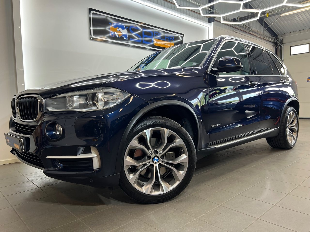 BMW X5 306 hp
