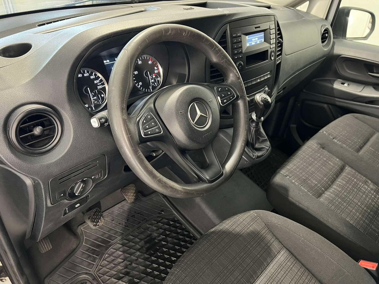 Mercedes-Benz Vito 111 CDI 2.8t Manual, 114hp, 2016
