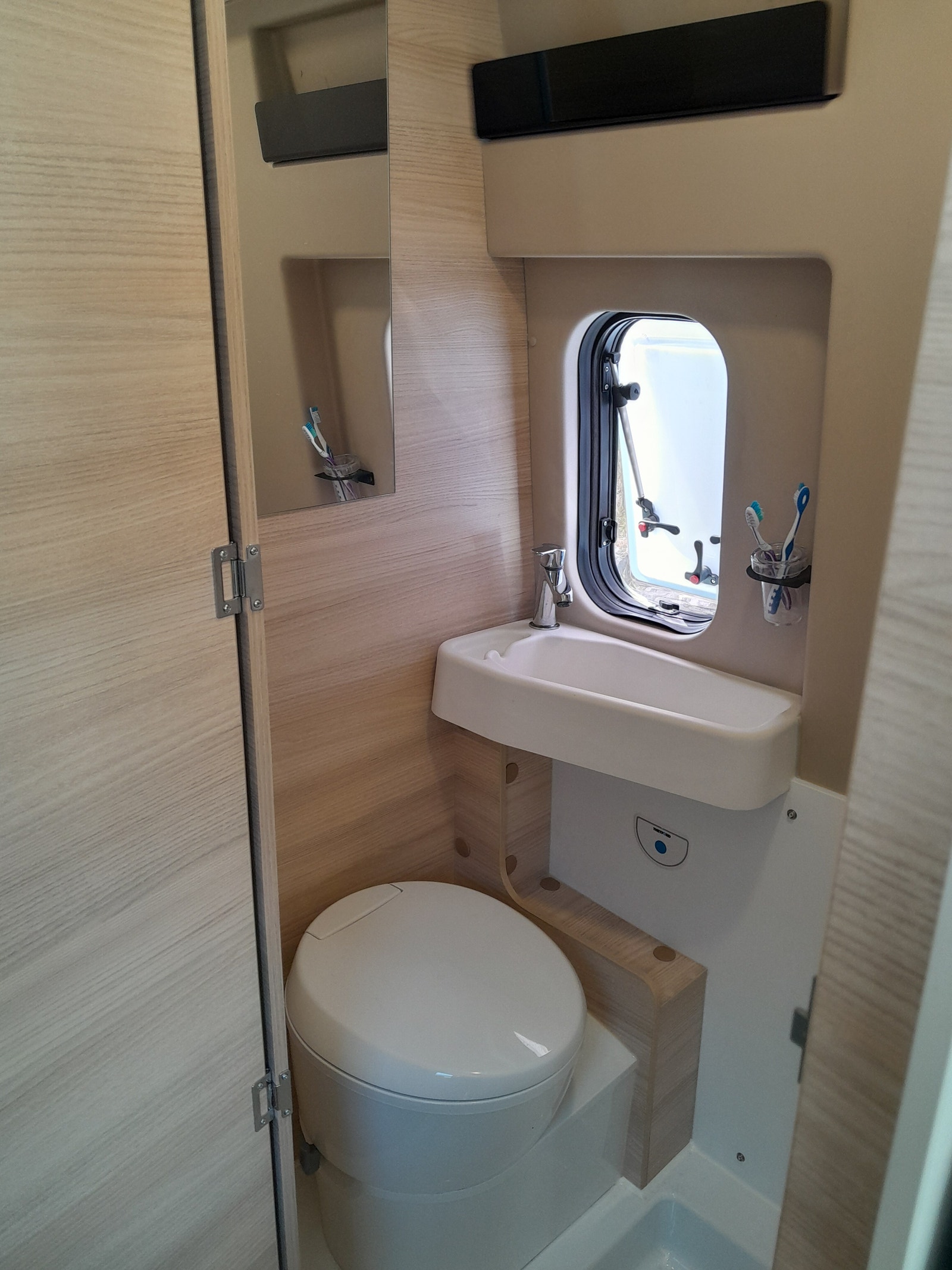 Fiat Ducato Conversion Karosseri Platform 2.2 Multijet 140 Automatisk, 8-trinn, 140hk, 2025