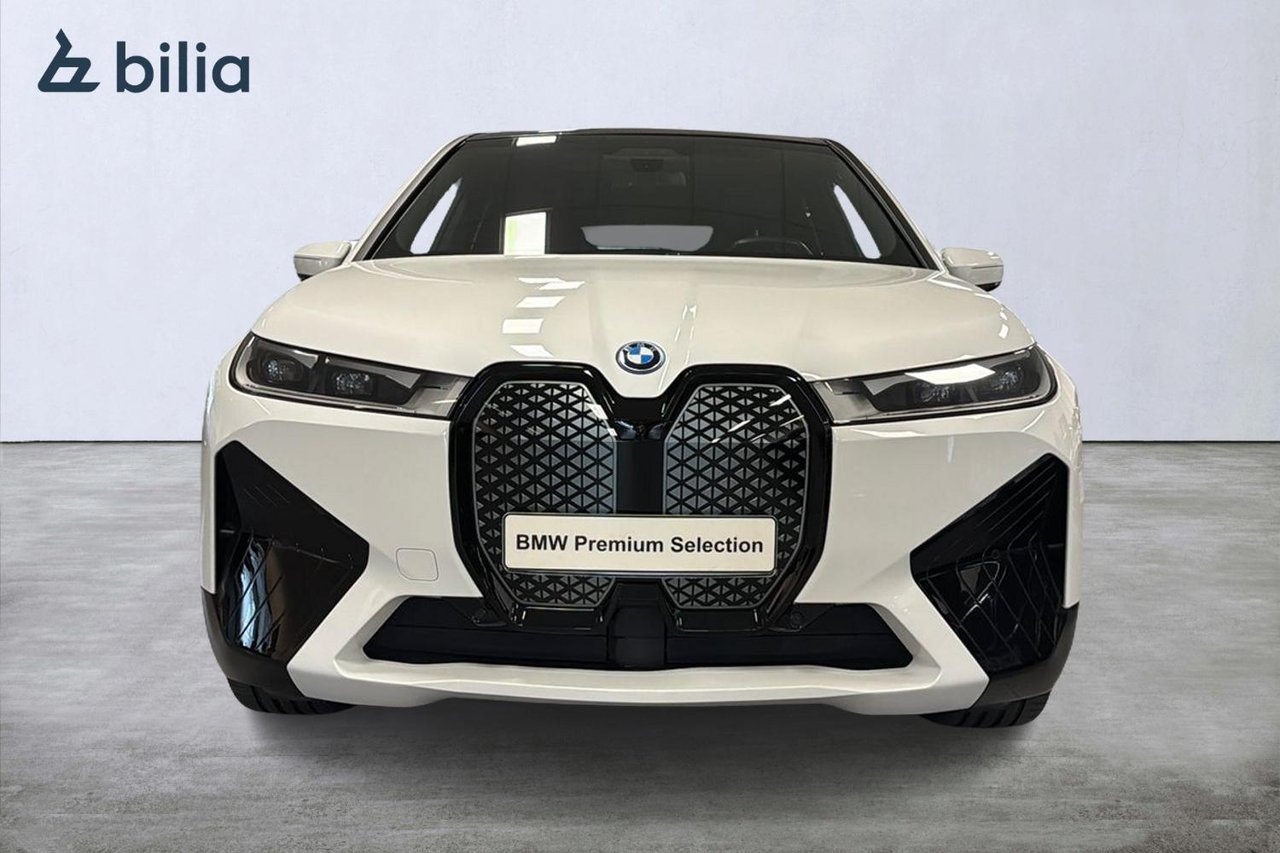 BMW iX xDrive40, 326ps, 2023