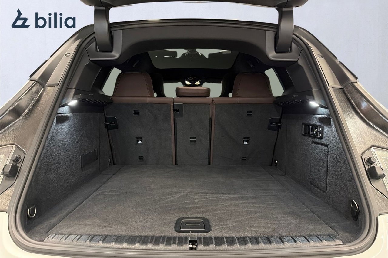 BMW iX xDrive40, 326ps, 2023