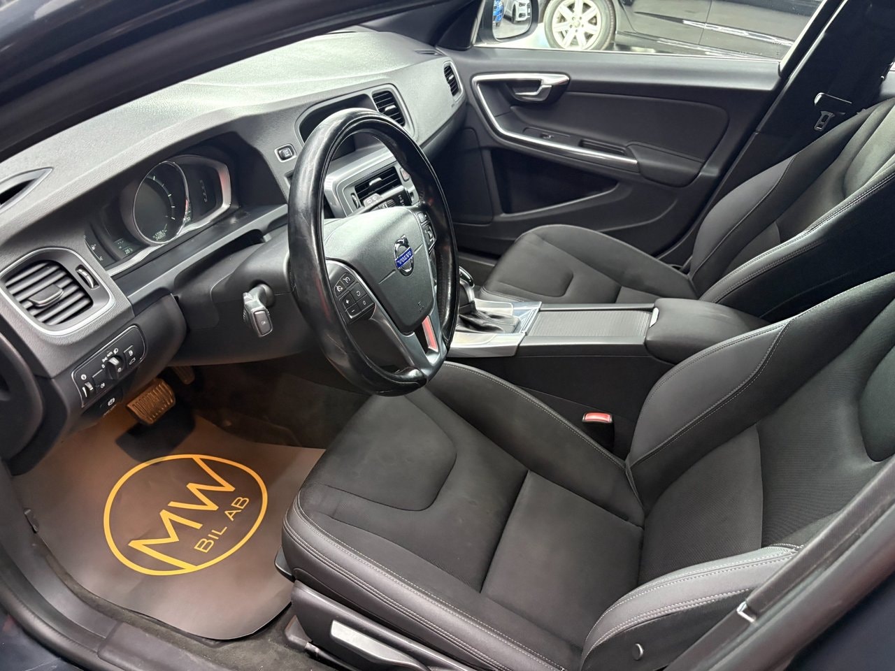 Volvo V60 D2 Powershift 6, 6-trins, 115ps, 2014
