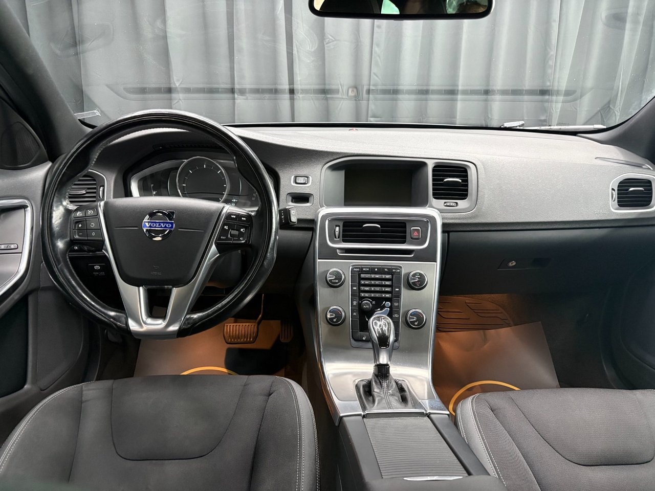 Volvo V60 D2 Powershift 6, 6-trins, 115ps, 2014
