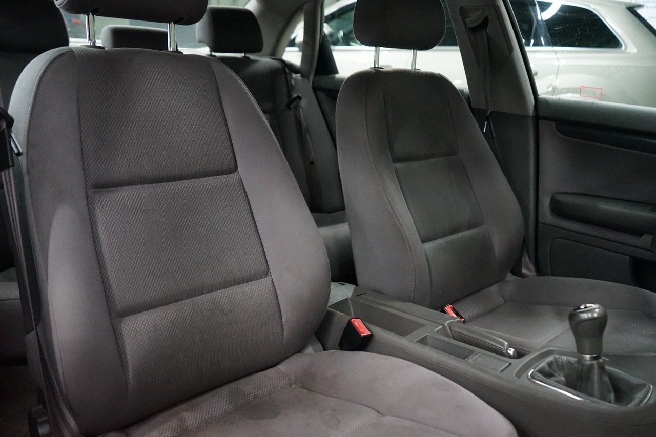 Audi A4 Sedan 2.0 Manual, 5-trins, 130ps, 2003