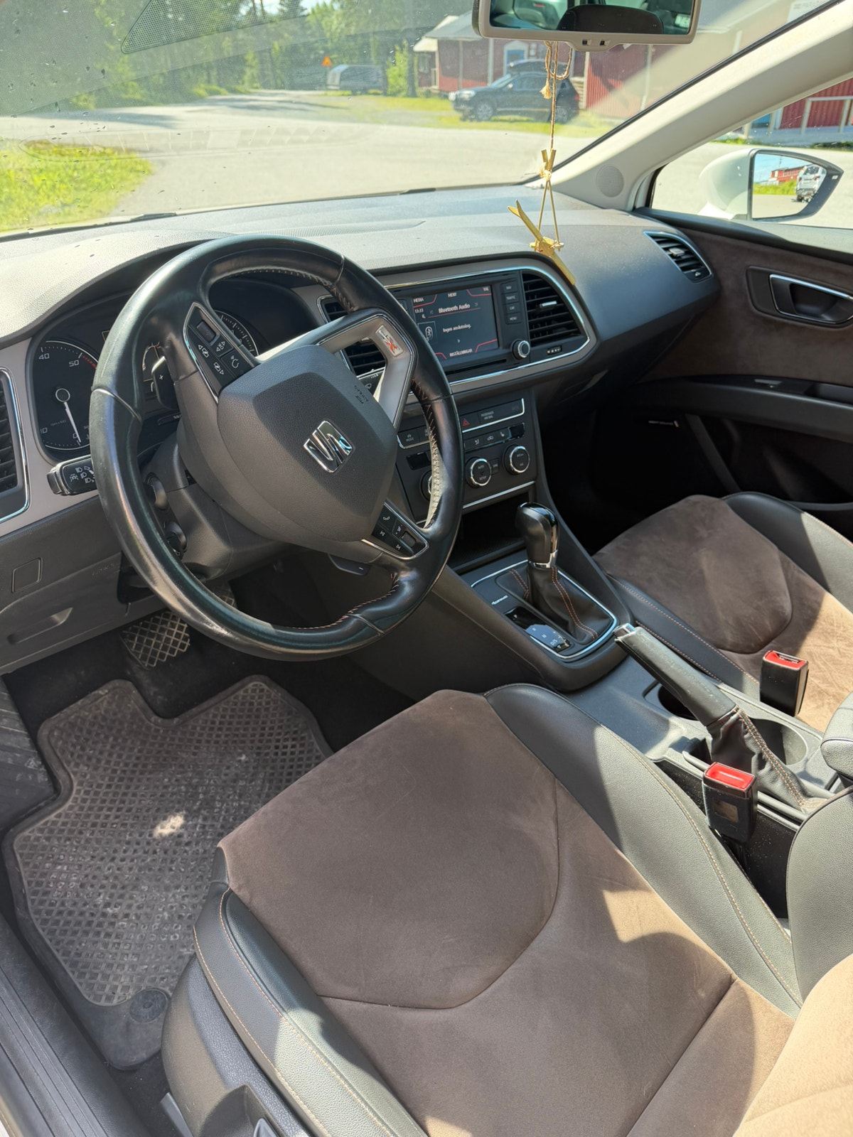 SEAT Leon X-Perience 2.0 TDI 4Drive DSG Sekventiell, 184hk, 2015