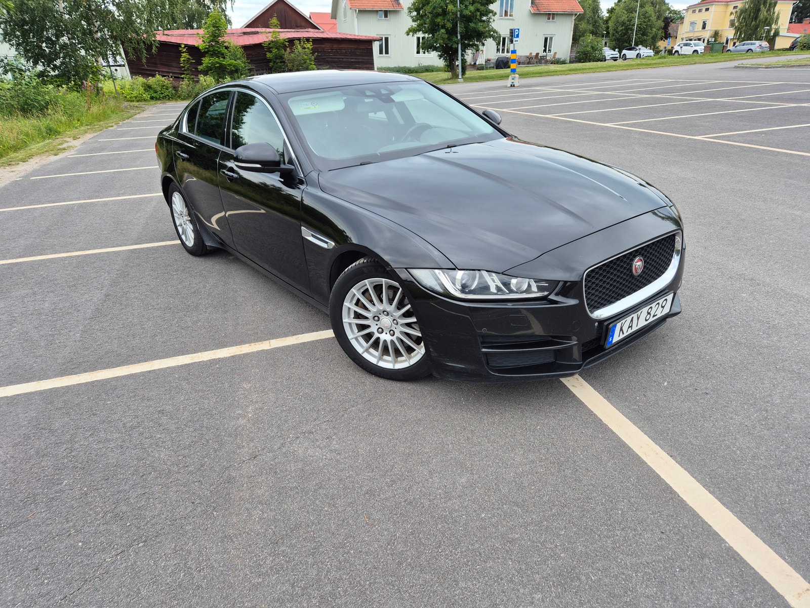 Jaguar XE E-Performance Automatic, 163hp, 2016