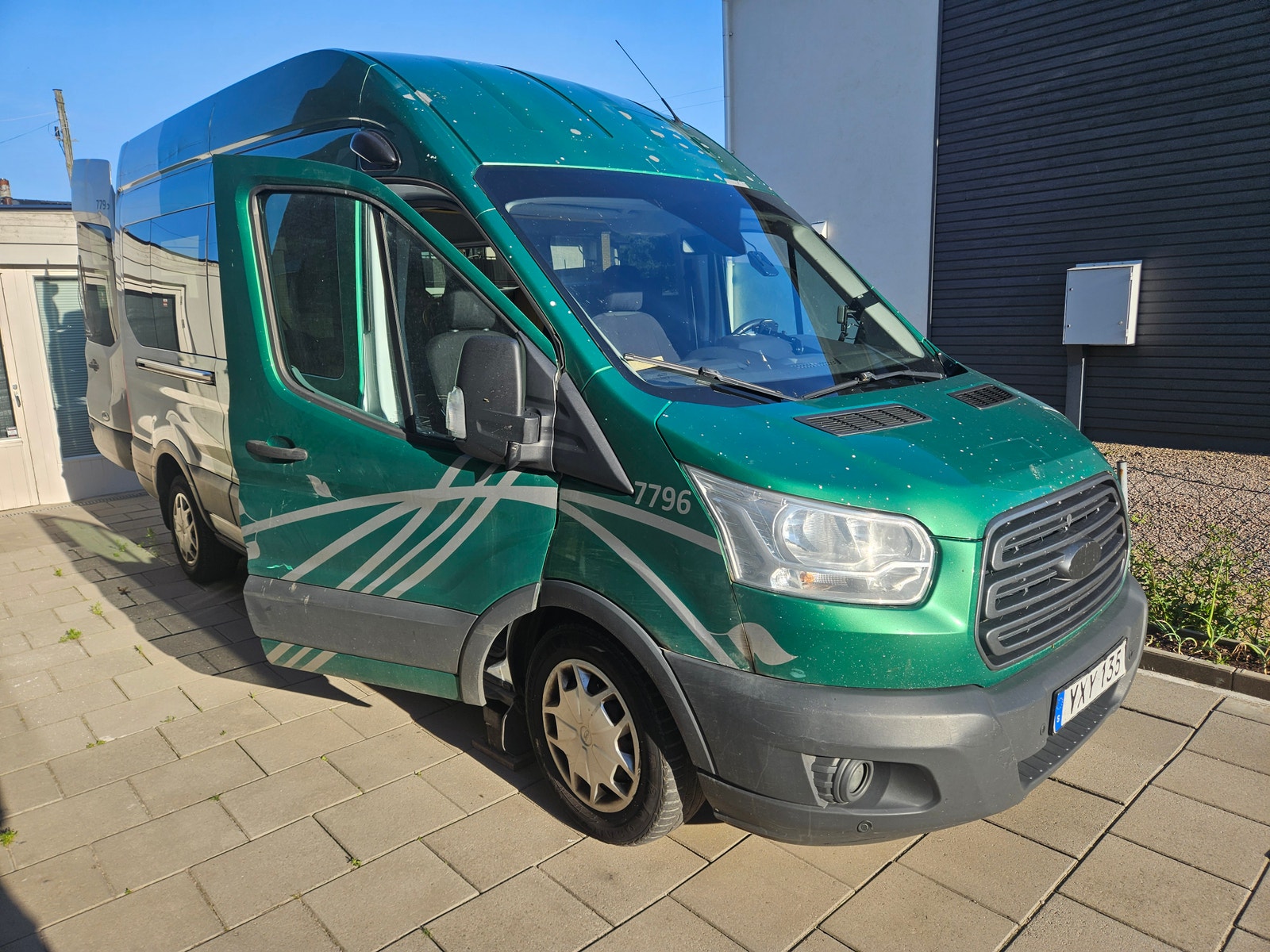 Ford Transit 350 Combi 2.0 TDCi SelectShift, 6-trinn, 130hk, 2018