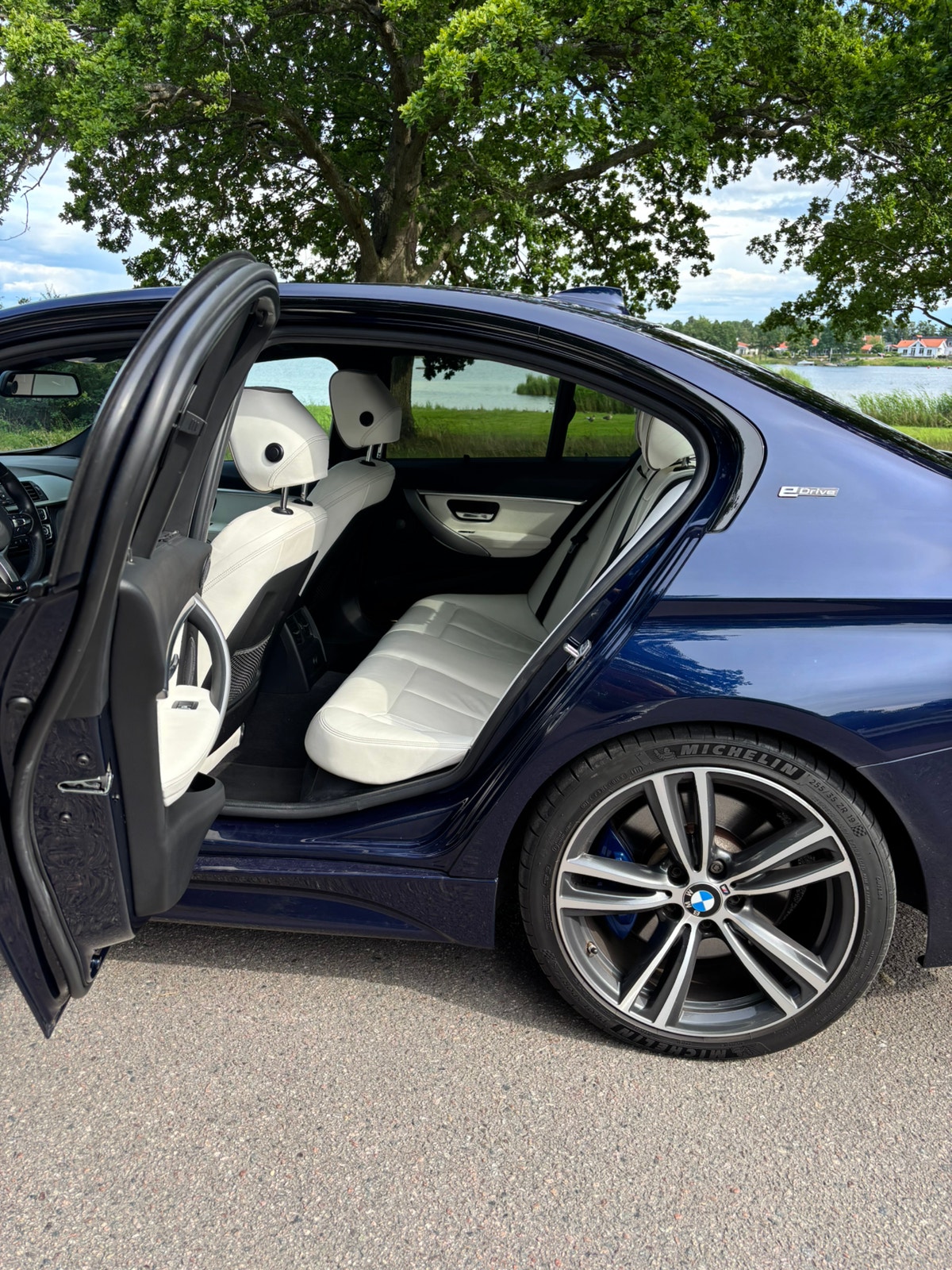 BMW 330e Sedan Steptronic, 252hp, 2017