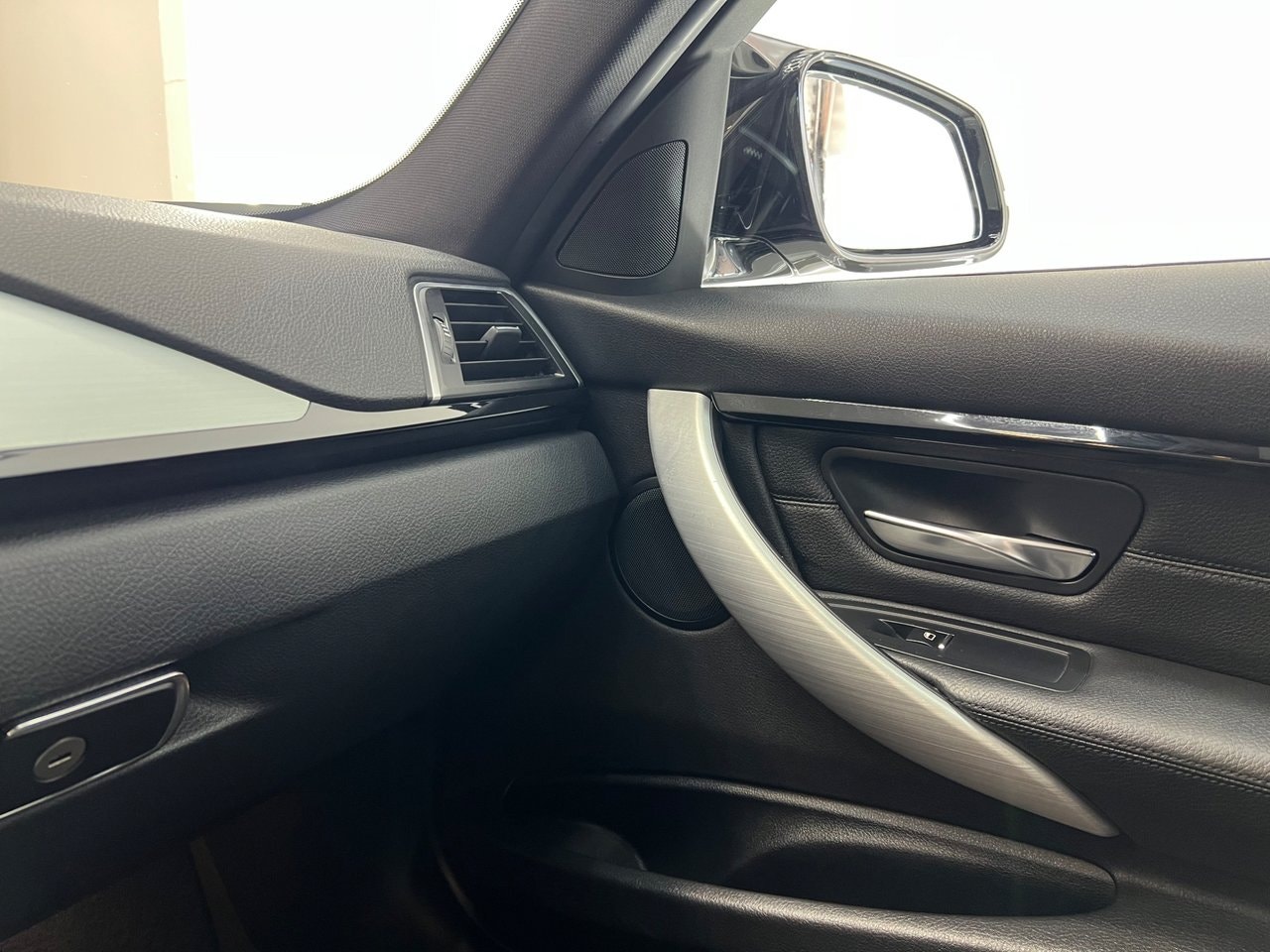 BMW 330i xDrive Touring Steptronic, 8-trins, 252ps, 2016