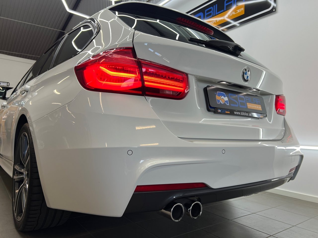 BMW 330i xDrive Touring Steptronic, 8-trins, 252ps, 2016