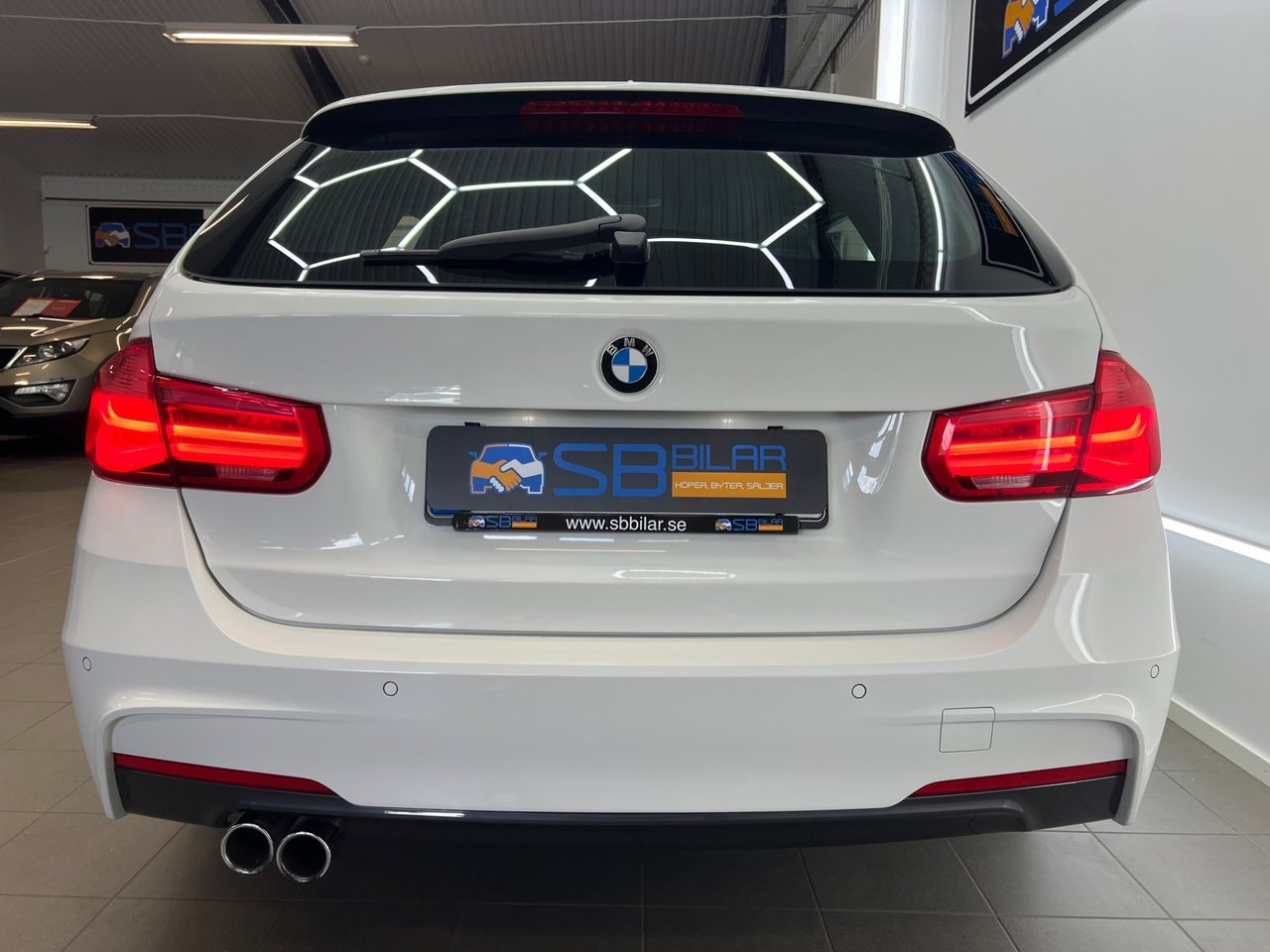 BMW 330i xDrive Touring Steptronic, 8-trins, 252ps, 2016