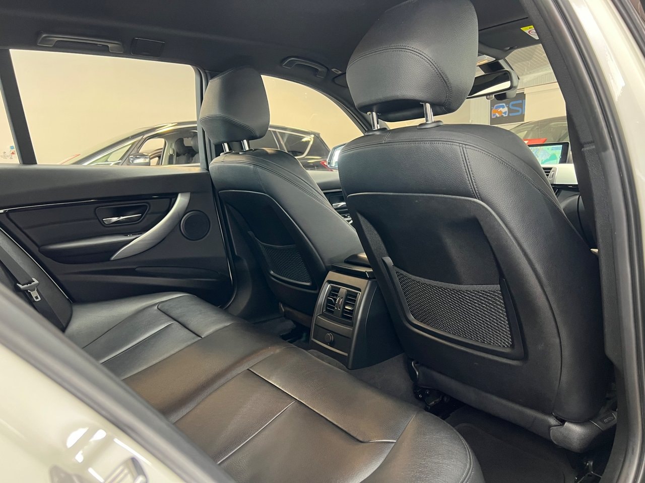 BMW 330i xDrive Touring Steptronic, 8-trins, 252ps, 2016