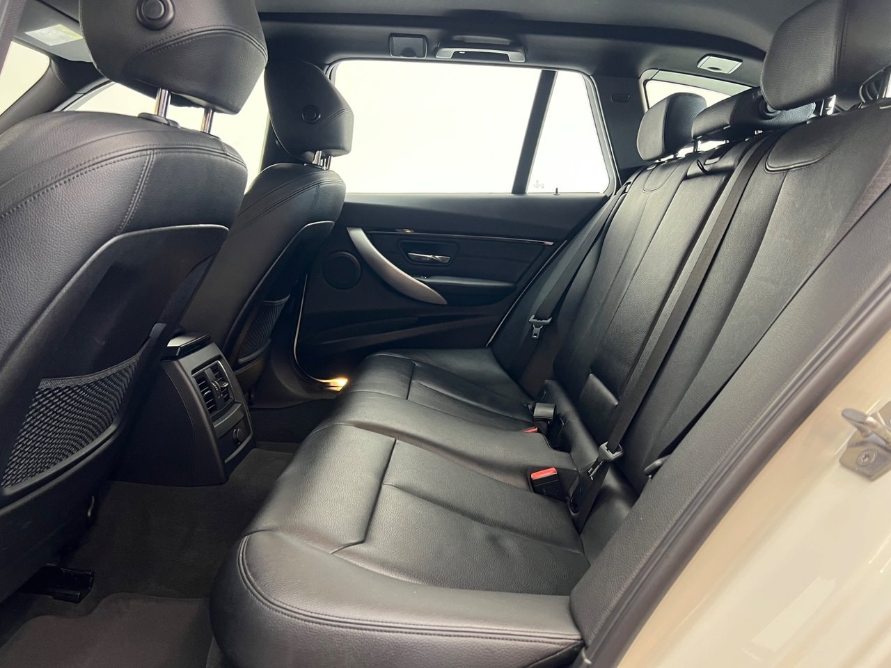 BMW 330i xDrive Touring Steptronic, 8-trins, 252ps, 2016