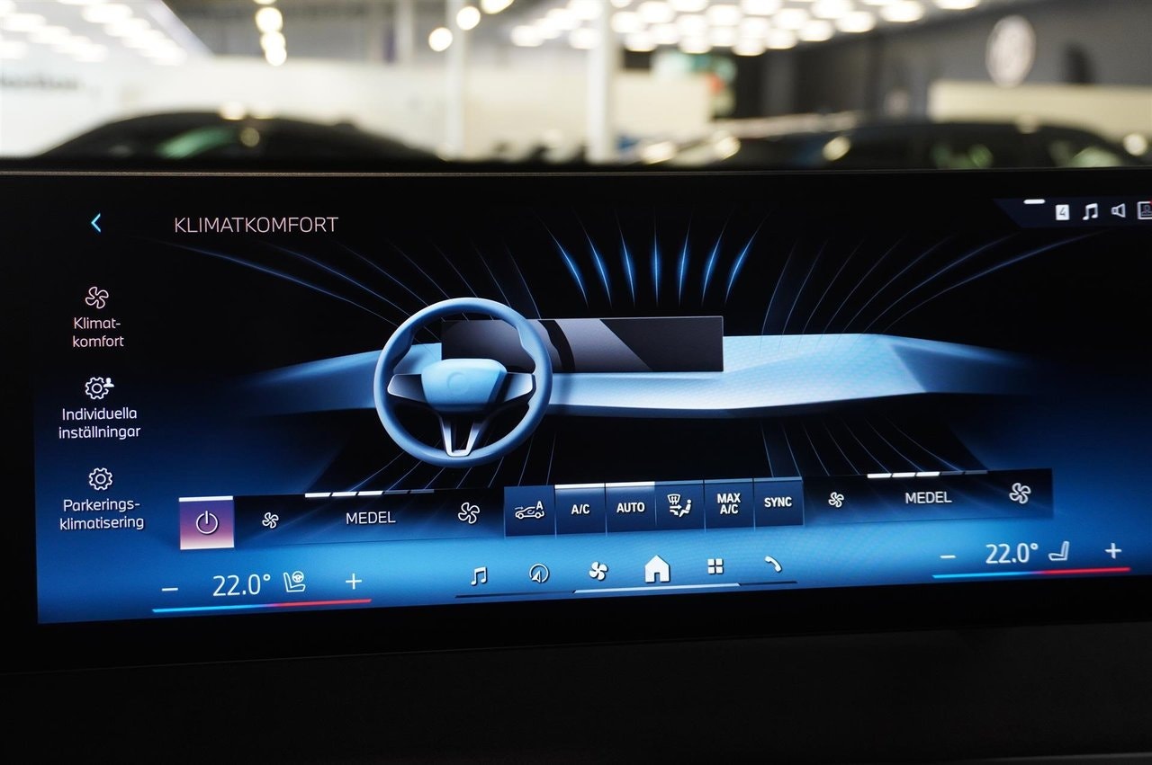 BMW iX xDrive60, 544hp, 2026