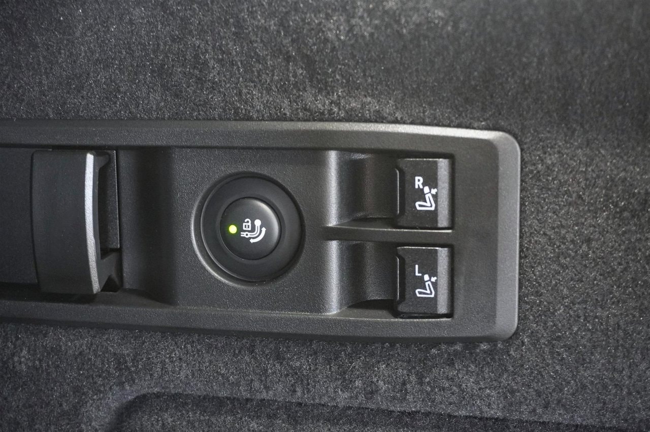 BMW iX xDrive60, 544hp, 2026