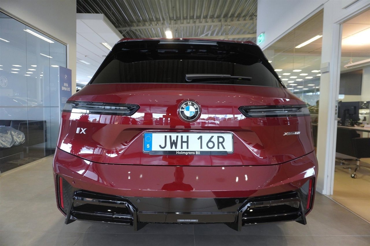 BMW iX xDrive60, 544hp, 2026