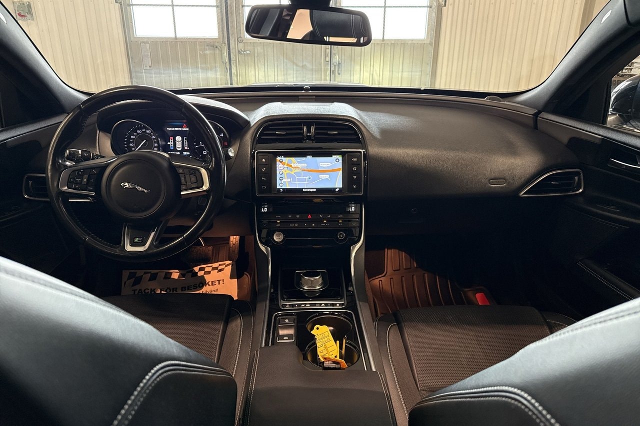 Jaguar XE 20d Automatic, 180hp, 2016