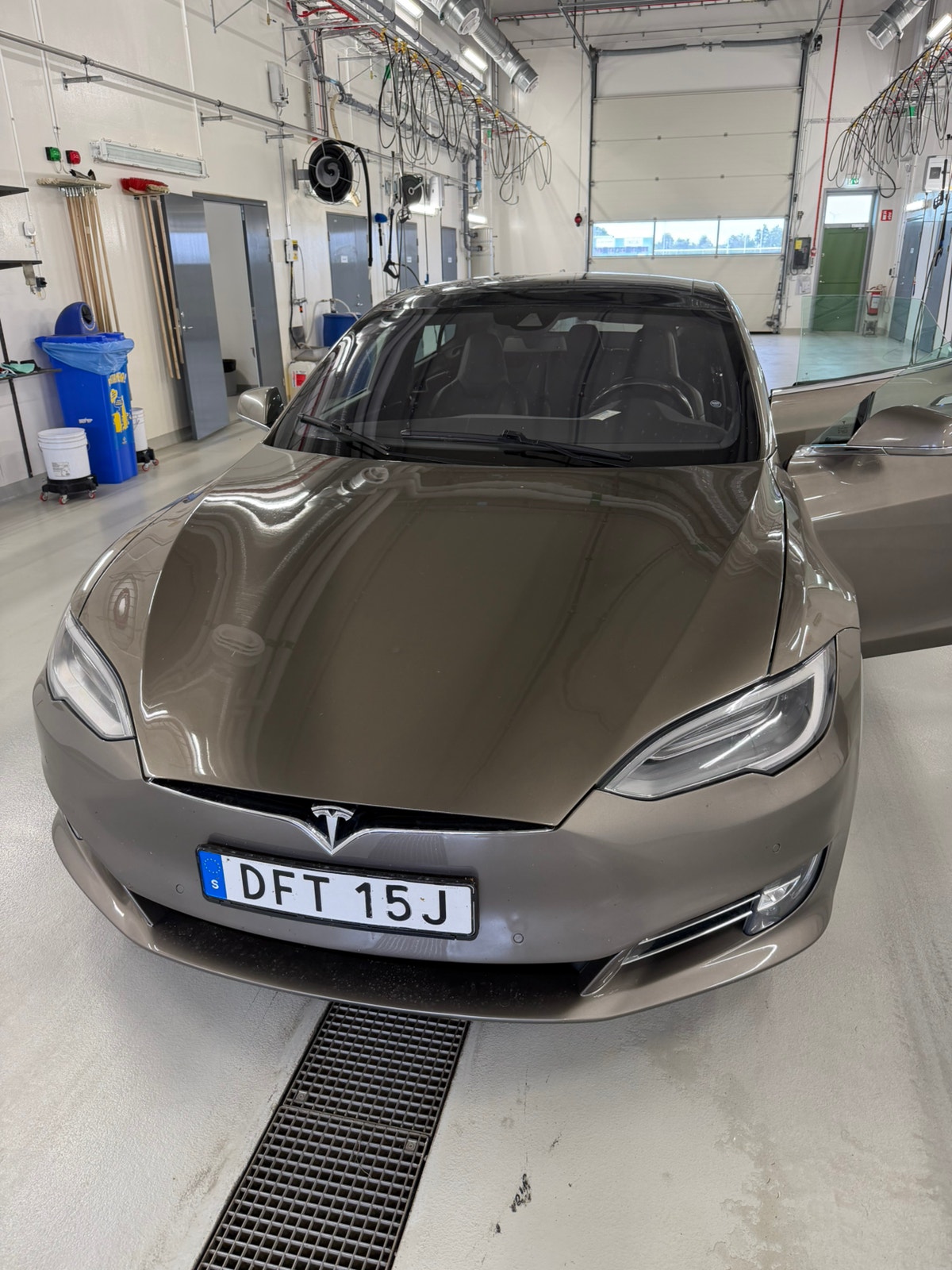 Tesla Model S 70D, 333ps, 2016